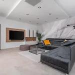 Seafront Nina With 5 En-suite Bedrooms 别墅