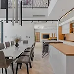 Seafront Nina With 5 En-suite Bedrooms * 奥米什