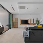 别墅 Seafront Nina With 5 En-suite Bedrooms
