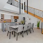 Seafront Nina With 5 En-suite Bedrooms 奥米什