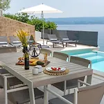 Seafront Nina With 5 En-suite Bedrooms 别墅 奥米什