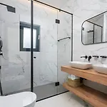 别墅 Seafront Nina With 5 En-suite Bedrooms