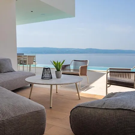 Seafront Nina With 5 En-suite Bedrooms Villa