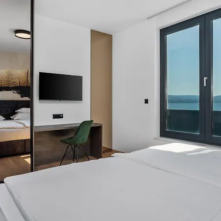 Seafront Nina With 5 En-suite Bedrooms Villa