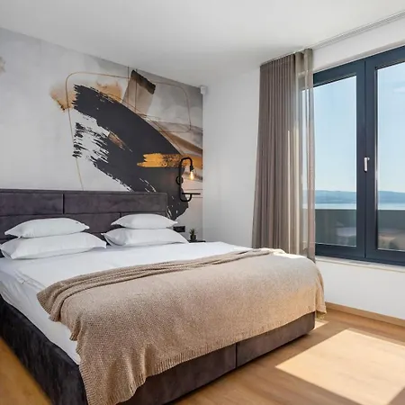 Seafront Nina With 5 En-suite Bedrooms * Omiš