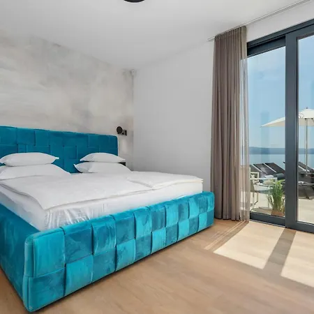 Seafront Nina With 5 En-suite Bedrooms * Omiš