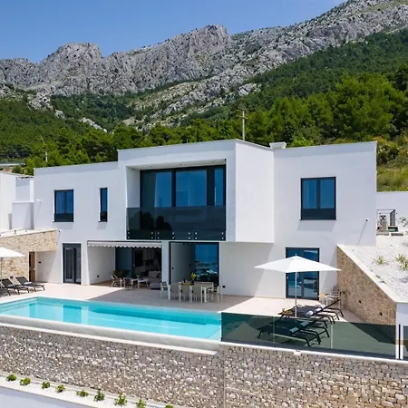 Seafront Nina With 5 En-suite Bedrooms Villa Omiš