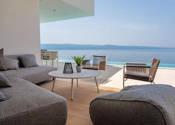 Seafront Nina With 5 En-suite Bedrooms Villa