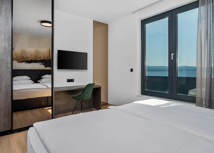 Seafront Nina With 5 En-suite Bedrooms Villa