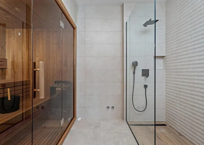 Villa Seafront Nina With 5 En-suite Bedrooms Omiš