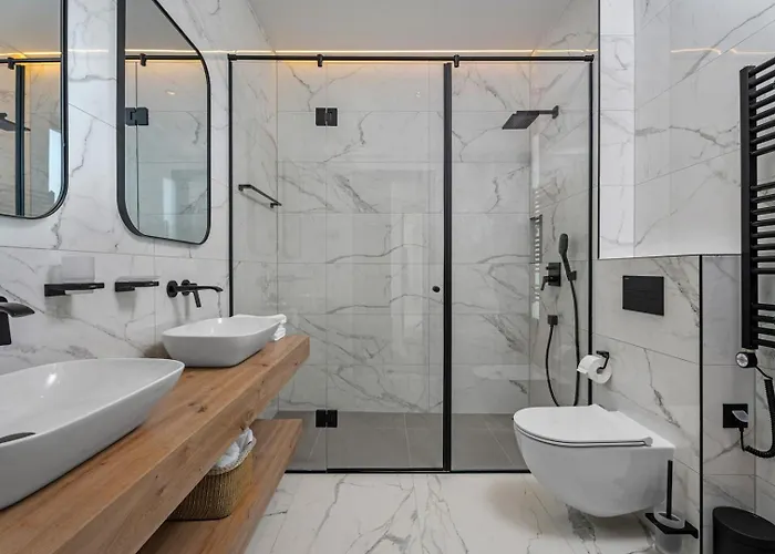 Seafront Nina With 5 En-suite Bedrooms * Omiš