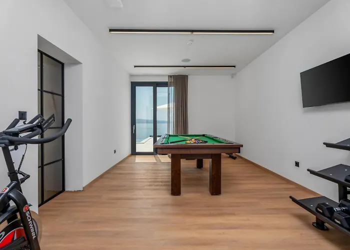 Seafront Nina With 5 En-suite Bedrooms Villa Omiš