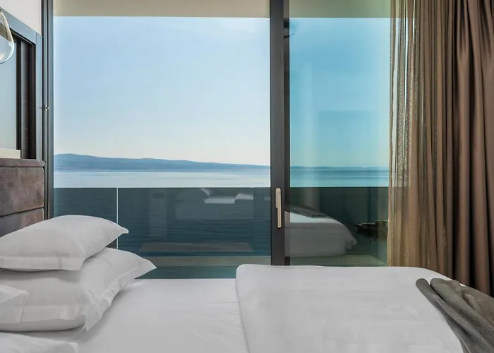 Villa Seafront Nina With 5 En-suite Bedrooms Omiš