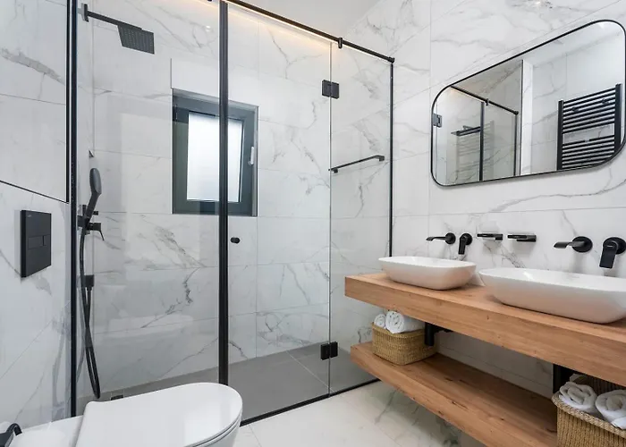 Villa Seafront Nina With 5 En-suite Bedrooms