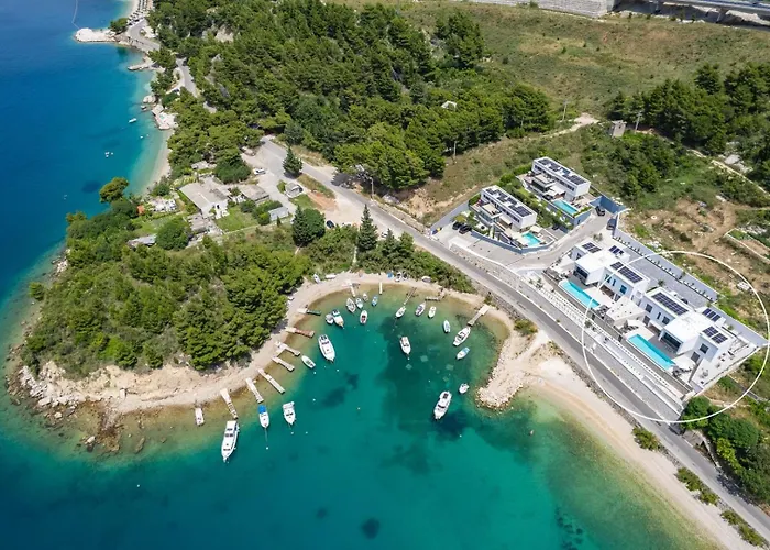 Seafront Nina With 5 En-suite Bedrooms *