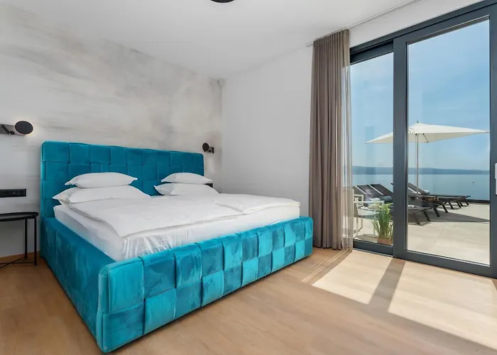 Seafront Nina With 5 En-suite Bedrooms * Omiš