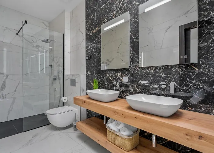 Seafront Nina With 5 En-suite Bedrooms